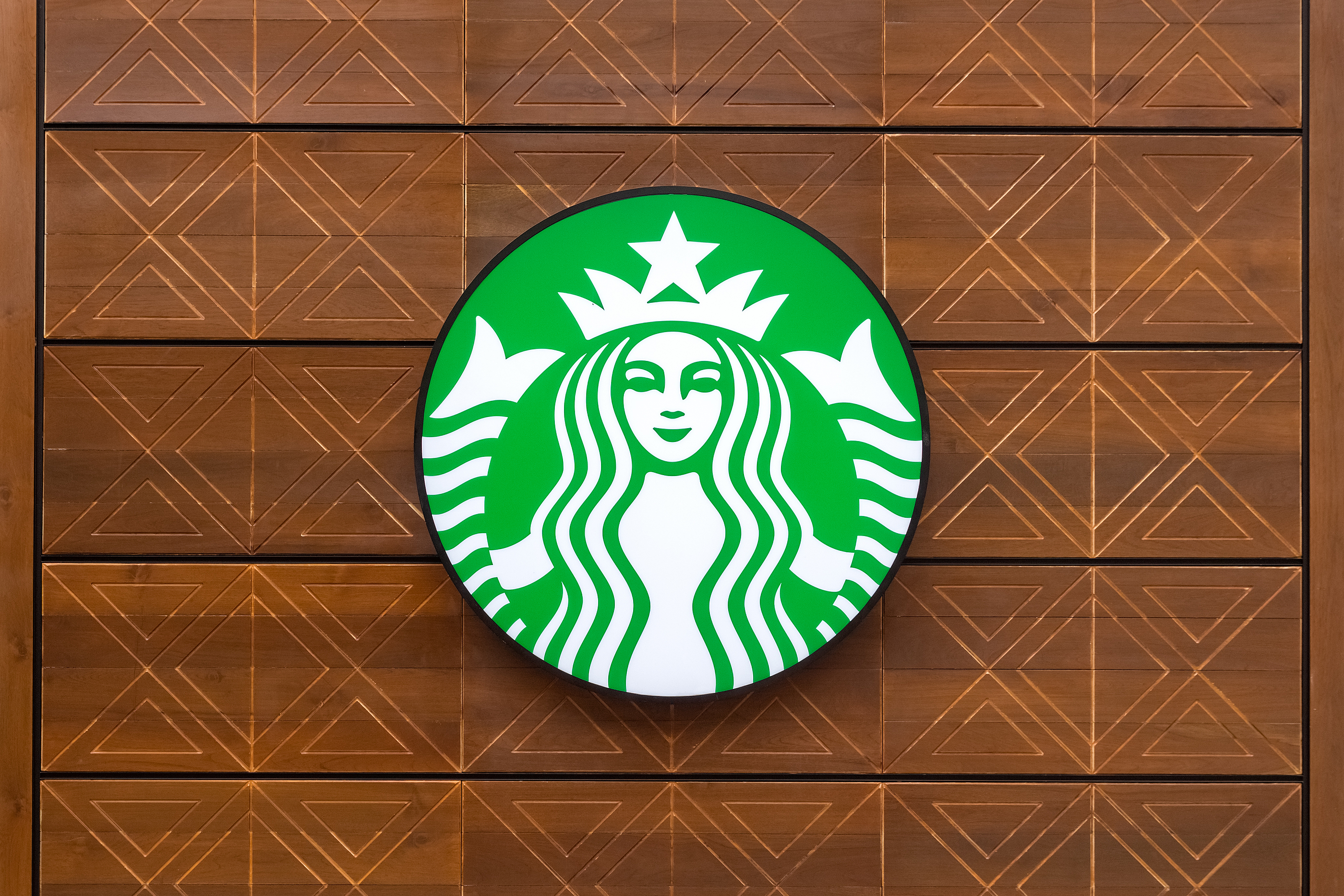 The Customer Experience – Spotlight on Starbucks | NBRI